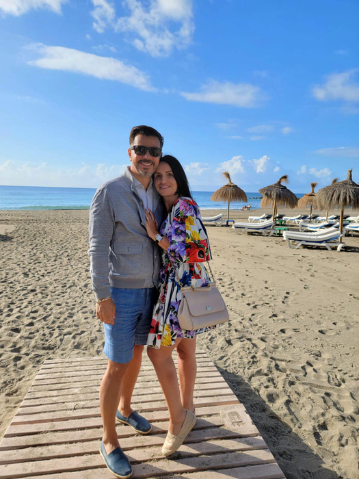 Cine este soţia milionarului care îşi doreşte să devină patron la FCSB. Loredana Apreutese a fost inclusă în Revista Forbes