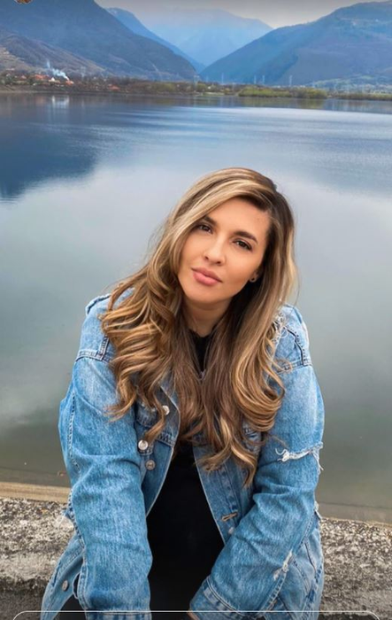 Însărcinată în 7 luni, Daniela Iliescu a izbucnit în lacrimi după ce a primit un mesaj despre Culiță Sterp: “Să vezi ce își dorește și omul de lângă tine”. Burtica i-a crescut mult | FOTO