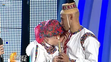 Au părăsit ringul de la Dansez! Nu s-a putut abţine şi a izbucnit în lacrimi în direct: O voi ajuta cu tot