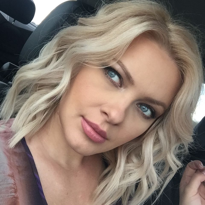 Cristina Dochianu, transformată total! Cum arată acum, după ce a născut a patra oară. Cu greu o mai recunoşti