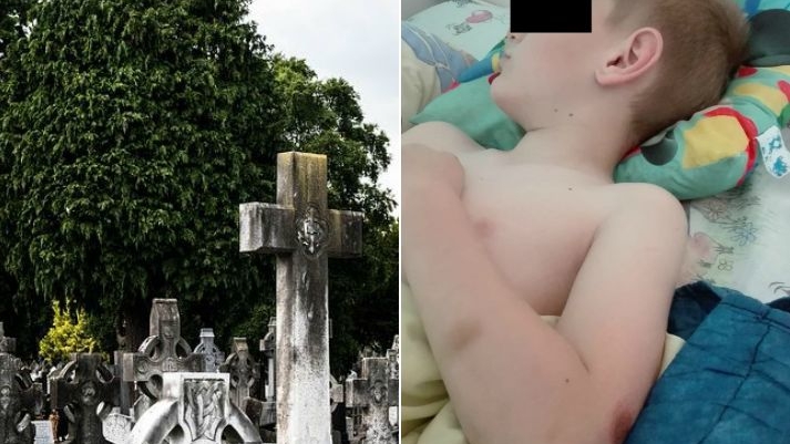 Un copil din Cluj a ajuns în stare gravă la spital, după ce o cruce din cimitir a căzut peste el! Băiatul se afla acolo pentru a-i aprinde o lumânare frățiorului său