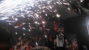 Elementele care alimenteaza ipoteza ca incendiul Colectiv ar fi fost "DELIBERAT" Cand a fost pus buretele inflamabil pe stalpi!
