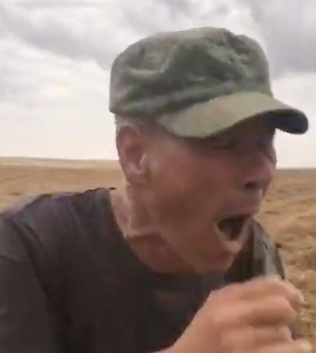 Caz șocant în Rusia. Un fermier a murit după ce a vrut să se laude că înghite o viperă de stepă