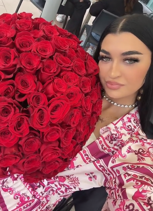 Anabela, prințesa țiganilor, și-a sărbătorit majoratul pe lux și opulență/ Sursa foto: Captură TikTok