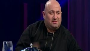 Chef Cătălin Scărlătescu s-a pus pe slăbit! Cum arată acum: ”Am 127 de kg!”