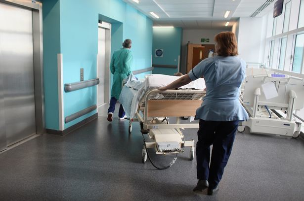 Gigi Becali stă la clinica din Londra în condiţii de 5 stele.