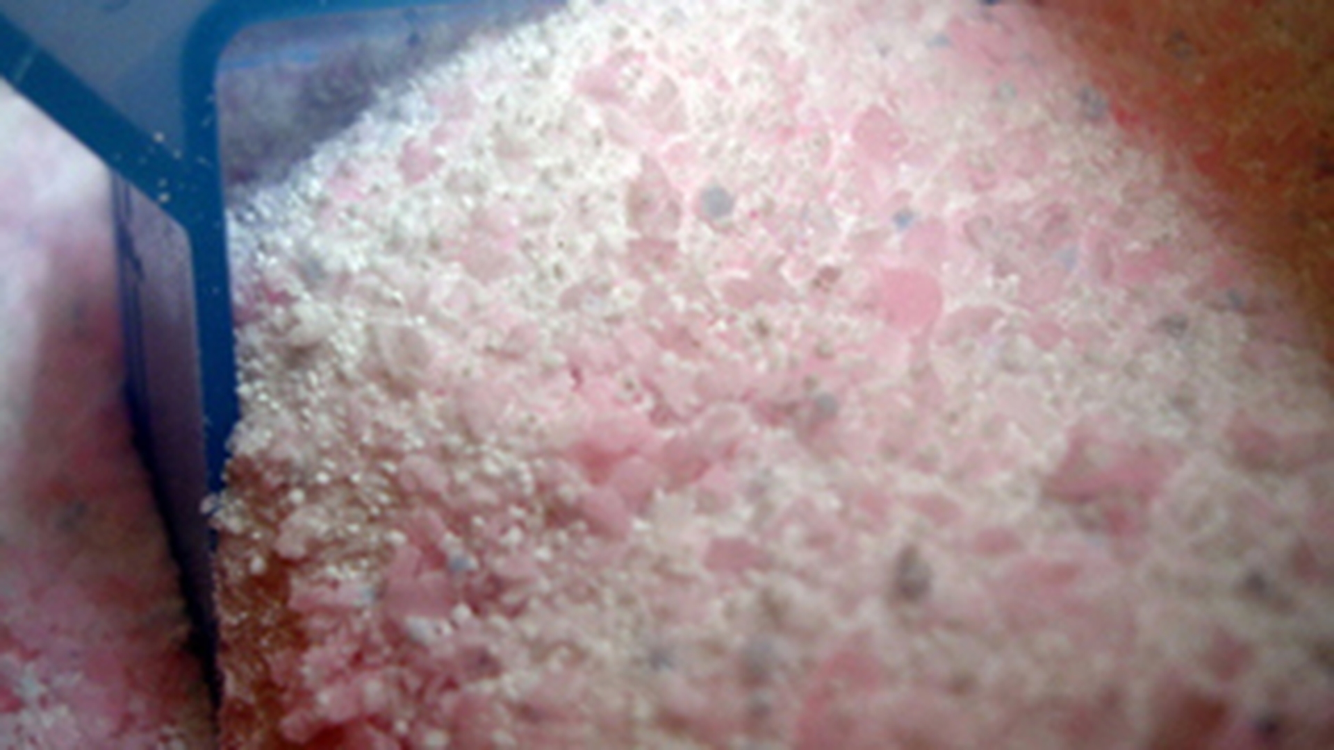Doi copii din Dambovita au ajuns la spital dupa ce au mancat detergent de rufe!