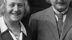 Absolut genial! Nu o sa crezi niciodata ce conditii ii pusese Einstein sotiei sale pentru a locui impreuna - Asta l-a ajutat sa devina geniu? Crezi ca ar functiona si in cazul tau?