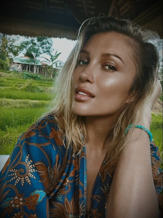 Izolată în Bali, Lora a luat o decizie de ultimă oră: ”Doamne, nu mai pot, mor!” Întâlnirea care a marcat-o VIDEO