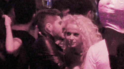 Situatie hilara! Anda Adam a ajuns in bratele lui Radut dupa ce Gina Pistol le-a facut cunostinta! Eram amice!