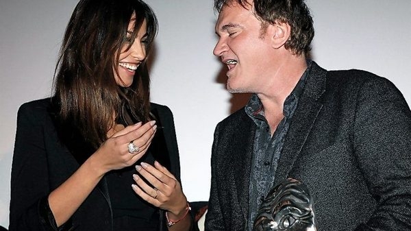 Mădălina Ghenea, senzaţie în Los Angeles! Modelul i-a captat atenţia celebrului regizor Tarantino! Uite-o cum s-a pozat cu Gerard
