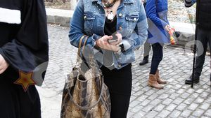 Adriana Bahmuteanu, super-sexy la procesul de divort! Vezi aici cum s-a imbracat vedeta ca sa se intalneasca cu Prigoana