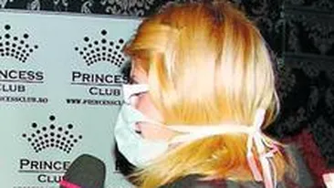 Si-a pus masca antiporcina in club!