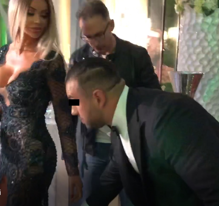 Bianca Drăgușanu, în lacrimi înainte să fie premiată aseară! Ce a pățit vedeta și cum a reacționat după ce soțul i-a călcat rochia scumpă | VIDEO EXCLUSIV