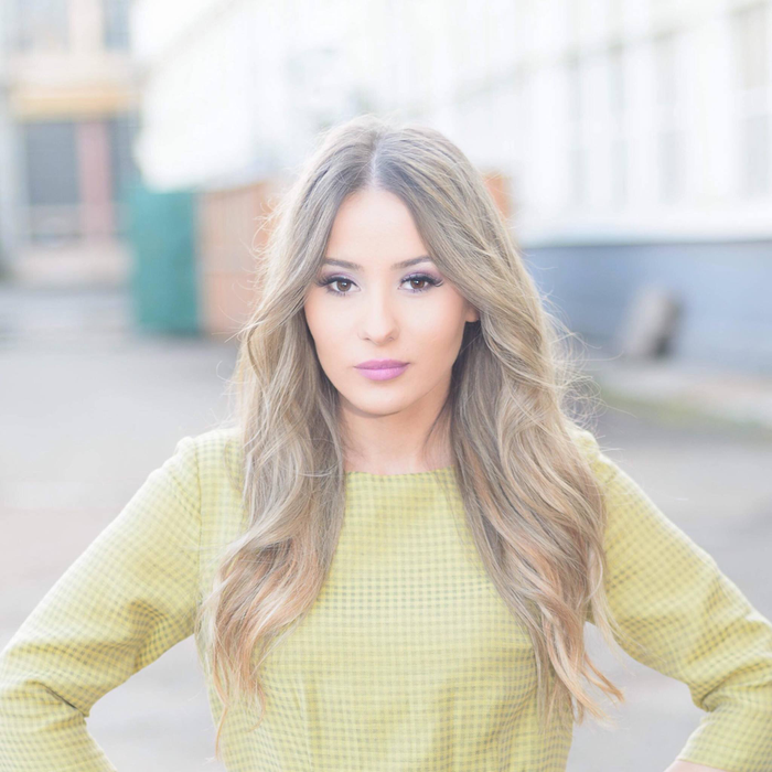Ana Cardoș a dat Parisul pe Oaș