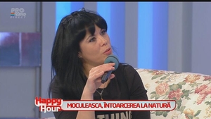 Moculeasca, în depresie, cu ochii în lacrimi: "Sunt o târfă ordinară, o nenorocită şi un om rău! Merit tot ce mi se întâmplă"