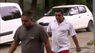 Cei doi frați din Vaslui suspectați de uciderea paznicilor unei firme din București au fost duși la locul crimei
