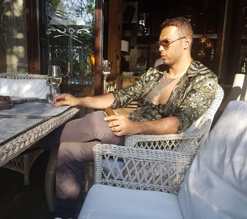 Andrew Tate este un milionar englez