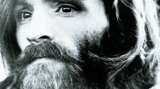 Charles Manson a luat-o razna in puscarie