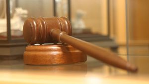 Tânărul care i-a tăiat unui bărbat capul cu drujba, condamnat la închisoare pe viață