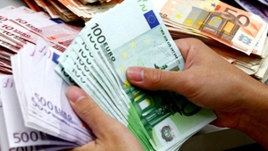 Curs valutar 16 ianuarie 2019. Euro face un nou pas spre borna de 5 lei