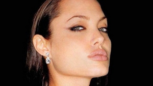 Nu o sa crezi! Acesta este SECRETUL RUSINOS al Angelinei Jolie! Cum a reusit sa-l tina departe de ochii presei pana acum