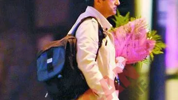 I-a dus flori iubitei