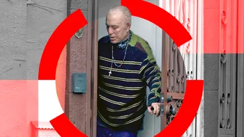Apariție greu de privit cu celebrul actor iubit de milioane de români. Imaginile surprinse în fața casei la începutul anului 2026 i-au lăsat mască pe fani