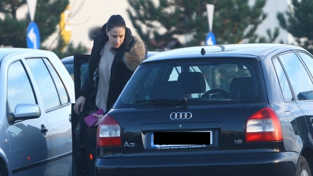S-a despartit cu scandal de unul dintre cei mai puternici bancheri, acum e mama cu norma intreaga!