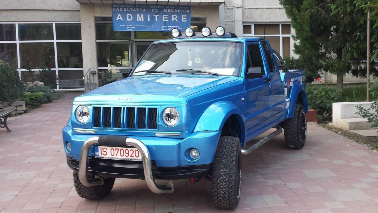 Cum arată cunoscutul ”Jeep” românesc ARO, refăcut din fiare vechi de un grup de studenţi. Prototipul e senzaţional!

