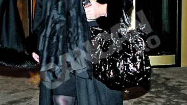 Fostul sot al Tinei Burton, incurcat in lupta pentru 50 de milioane de euro de o expertiza! Blestemul tablourilor familiei Burton