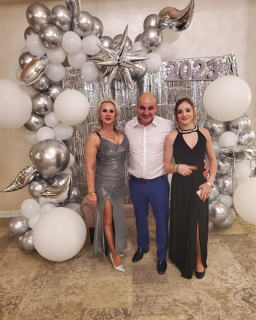 Camelia Voinea, alături de Claudiu Dragoș Bănescu și Sabrina Voinea