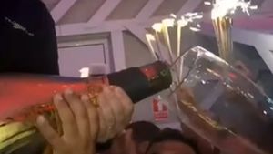 Nu este o eroare! Câți lei costă o șampanie în cluburile din Mamaia