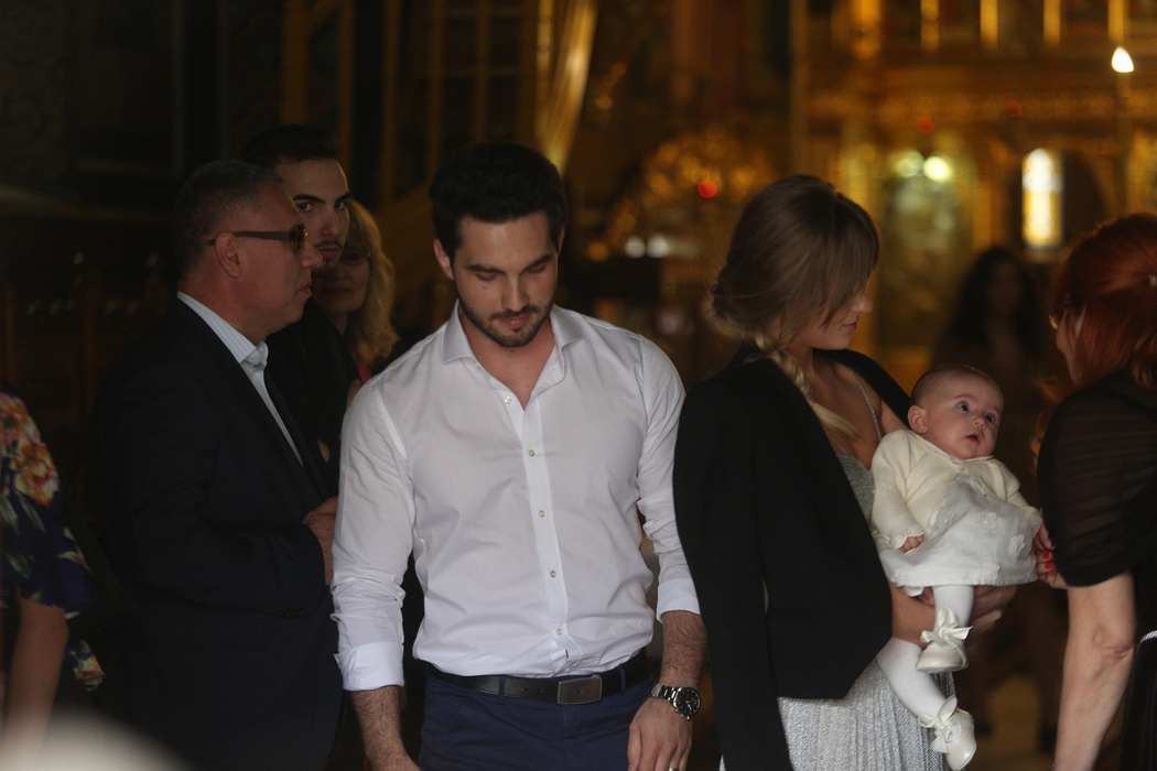 Nășica Delia, Răzvan Muteanu, mămica Oana Matache și micuța Jessica