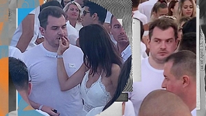 Fiul Rovanei Plumb, show de zile mari la Loft. Iubita lui “Bozo” a stat “geană” pe el