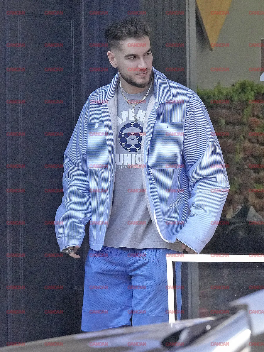 Vloggerul are probleme la picior 