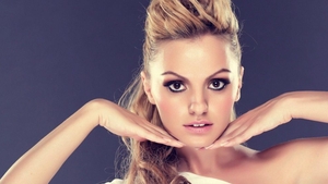 Alexandra Stan dă peste nas celor care o judecă: ”Nu poți să desființezi un artist pentru că e sexy”