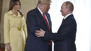 Ce i-a scris Melania Trump lui Vladimir Putin. Președintele rus a citit scrisoarea de față cu toată lumea