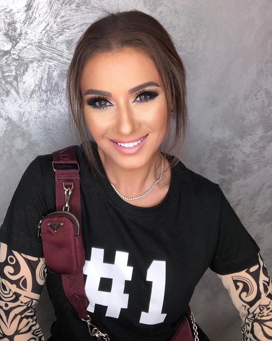 Anamaria Prodan, cu posteriorul la vedere! Ce s-a întâmplat chiar înainte de a intra în direct