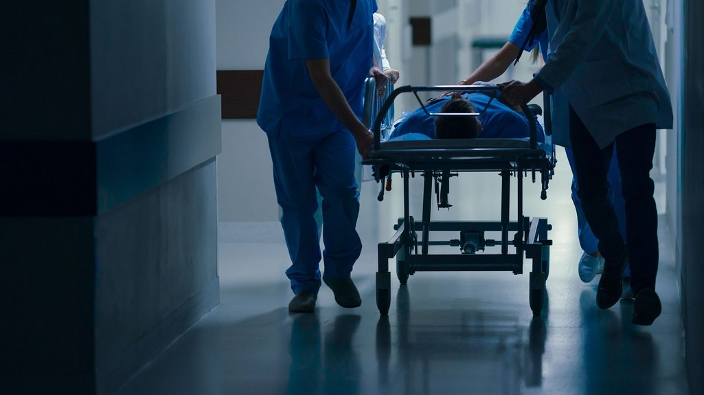 Modificarea stării de alertă care îi face pe șefii spitalelor mai presus de lege. Managerii nu vor mai putea fi dați afară