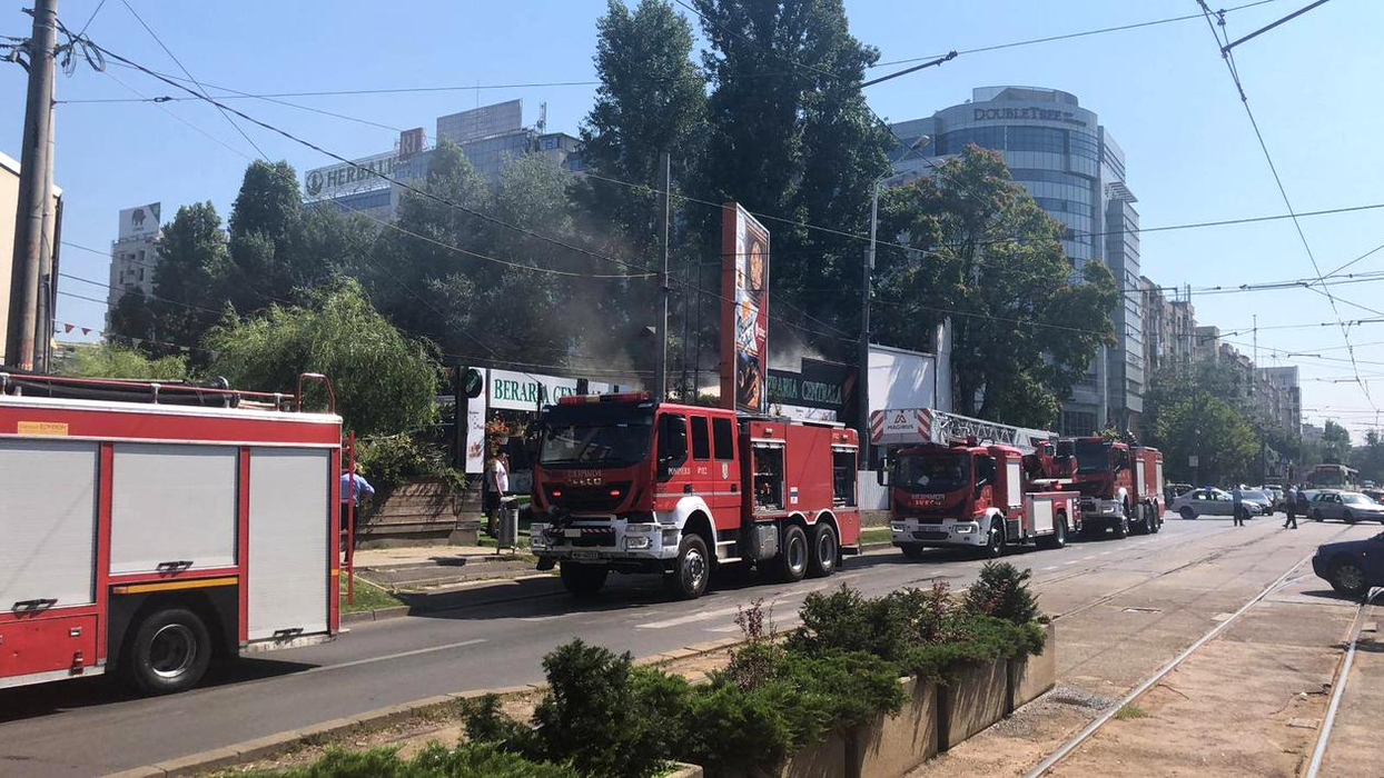 Incendiu la un restaurant din București! Au intervenit cinci autospeciale