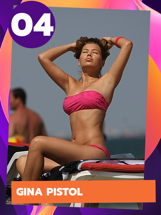 Cine o face mai bine? Cosmina Păsărin, Adelina Pestrițu, Anna Lesko sau Simona Trașcă? TOP 50 fete care se luptă cu părul, în costum de baie