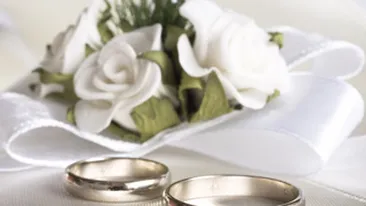 VIDEO Un senator nigerian de 49 de ani si-a luat sotie de... 13 ani!