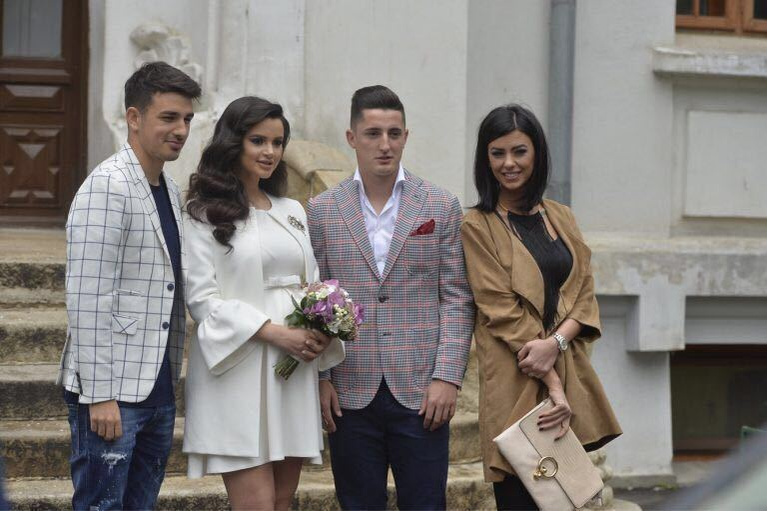 Bianca Marina şi Steliano Filip, alături de cei cărora le vor fi naşi la cununia religioasă, Sergiu Hanca şi soţia lui Andreea