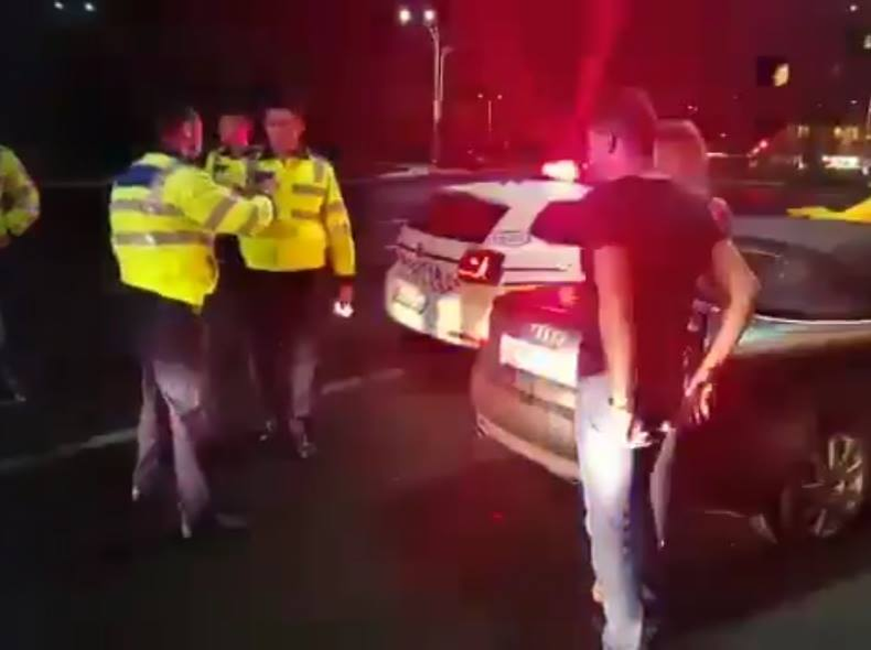 Imaginile în care Boureanu este lovit de poliţist. Se vede clar cum a recţionat la ATACUL FOSTULUI POLITICIAN!