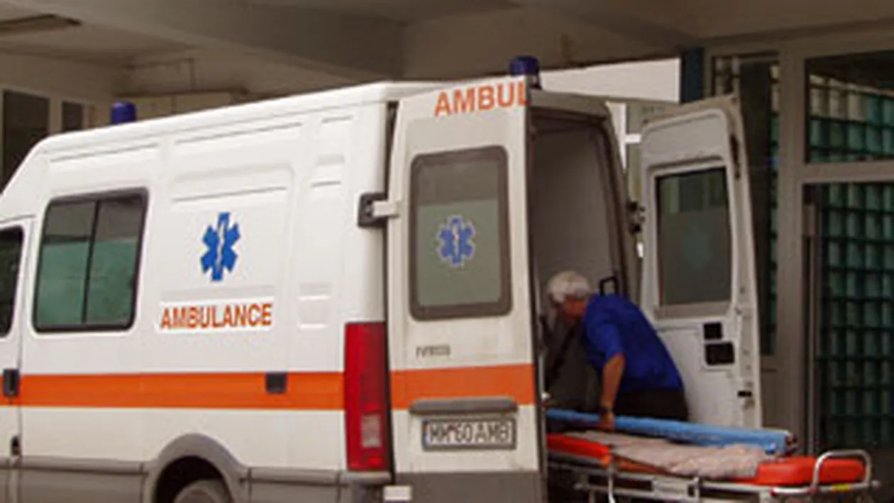 Un elev de clasa a VI-a din Bistrita a fost batut de doi colegi mai mari! A ajuns la spital scuipand sange