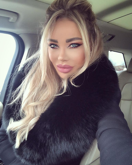 Bianca Drăgușanu vrea cu orice preț să ajungă din nou în fața altarului! Vedeta a probat deja verighete