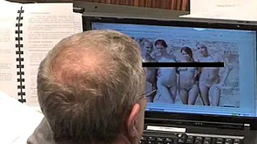 Senator, prins in timp ce se uita la site-uri porno