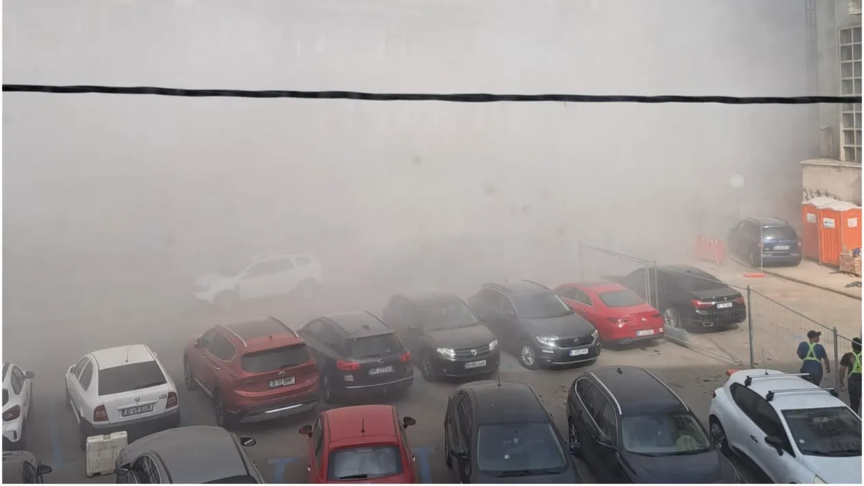 Au crezut că a venit apocalipsa! Locuitorii din centrul Bucureștiului, înecați într-un nor dens de praf după o decizie controversată luată de autorități | FOTO