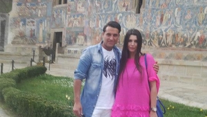 Cand e cu Elena, "Syda" se imbraca sport, cand iese singur la plimbare parca e "scos din cutie"!